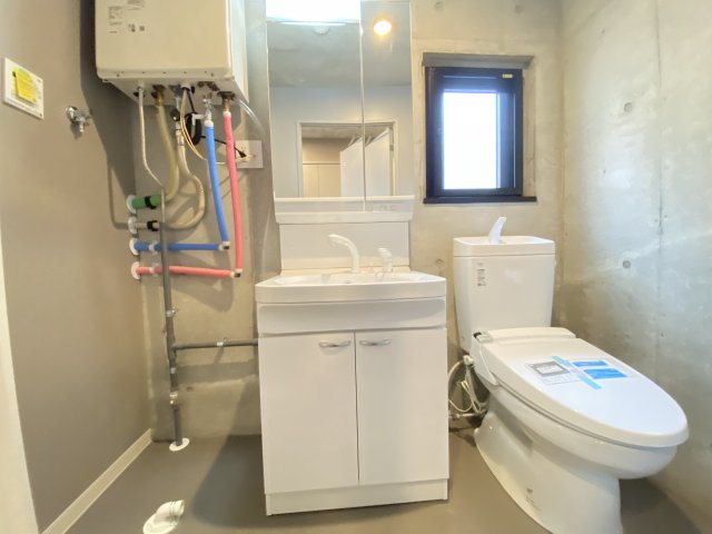 洗面設備　独立洗面台で身支度をすべて済ませてしまいましょう