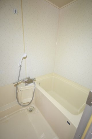 バス・シャワールーム　バストイレ別でおすすめです