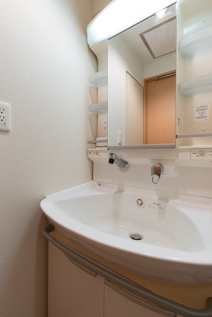 洗面設備　※写真は同タイプ住戸です。