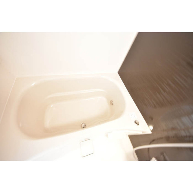 バス・シャワールーム　落ち着いた空間のお風呂です