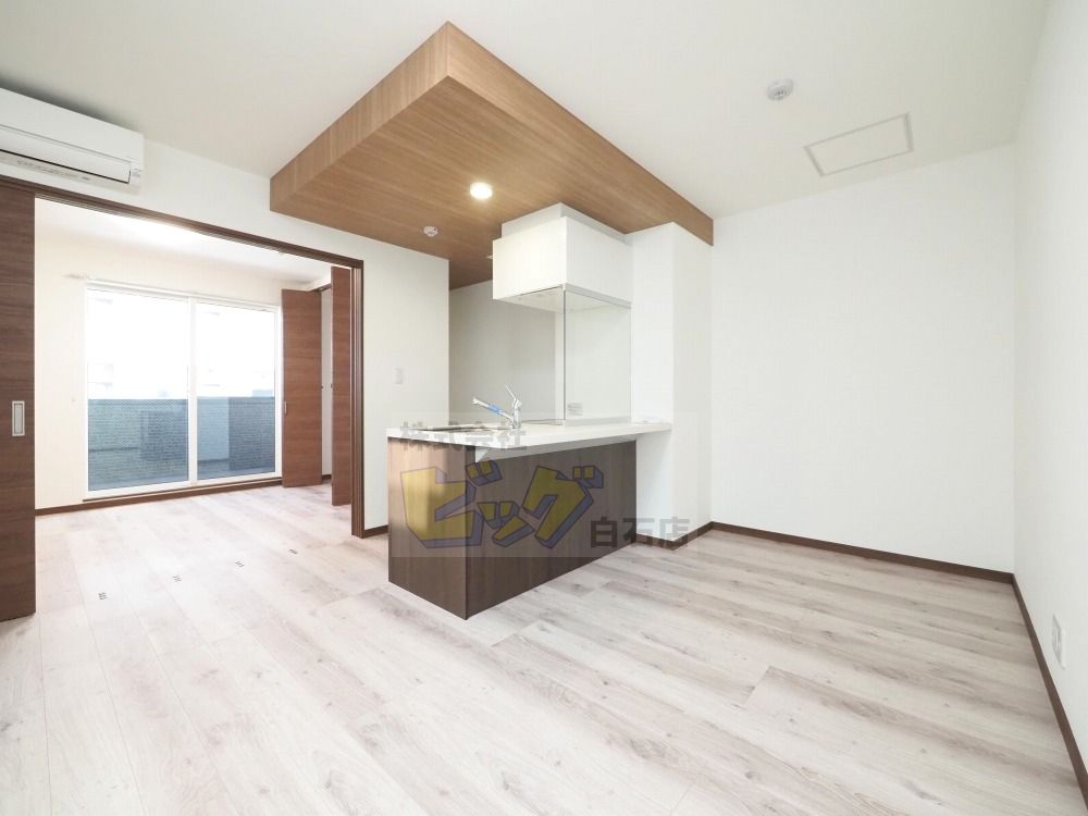 居室・リビング　使いやすい広々としたリビングです♪