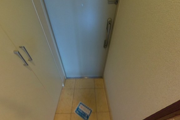 玄関　反転部屋参照