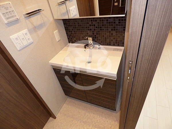 洗面設備　コンフォリア北浜　洗面脱衣所