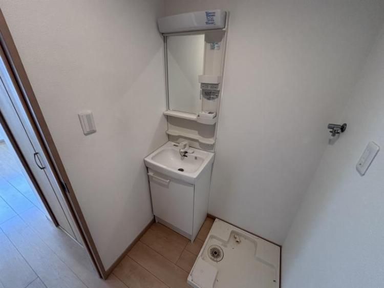 洗面設備　広い洗面スペース