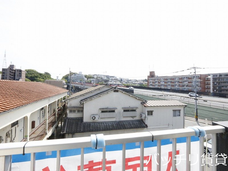 バルコニー　別号室の画像。現況優先