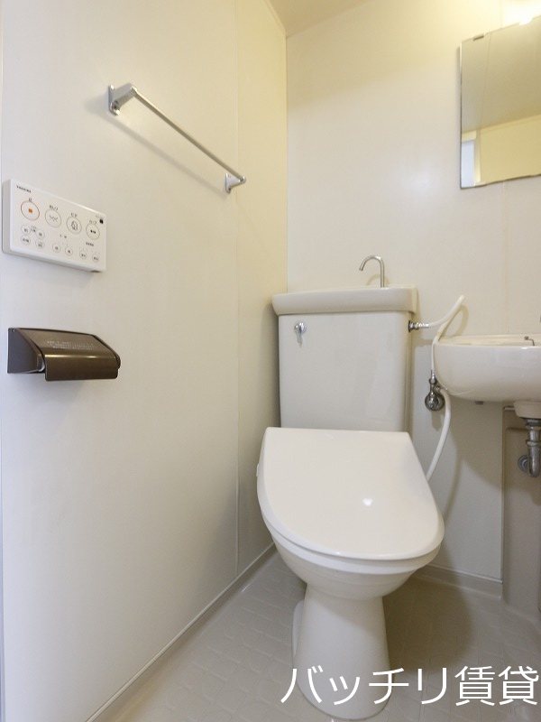 トイレ　別号室の画像。現況優先