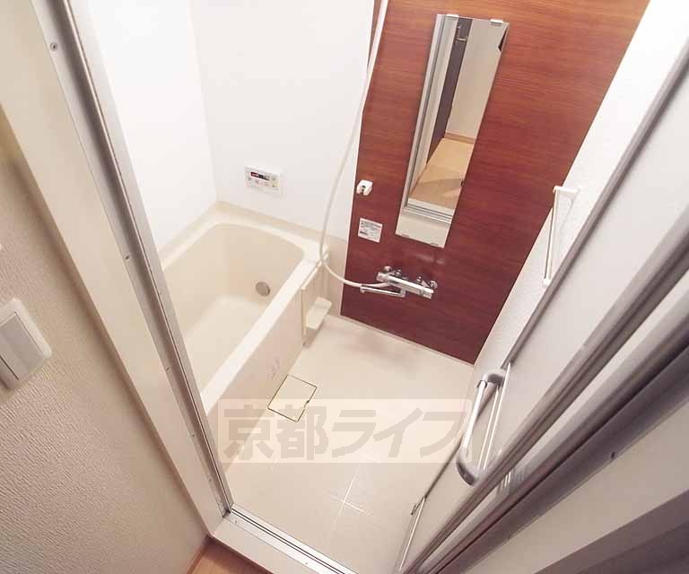 バス・シャワールーム　めずらしい追炊き機能付です