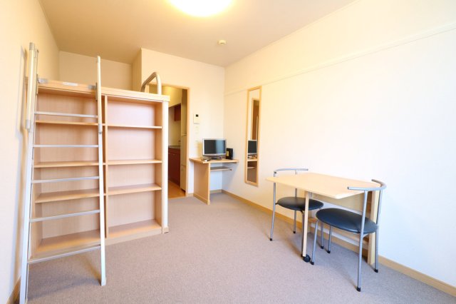 その他部屋・スペース　落ち着いて過ごせるお部屋なので、寝室にいかがでしょうか