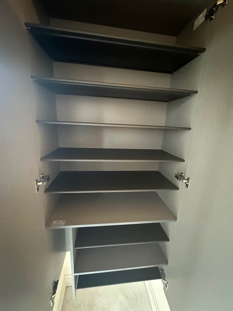 玄関　シューズボックスがあるので靴が散らからずいつでも玄関すっきり