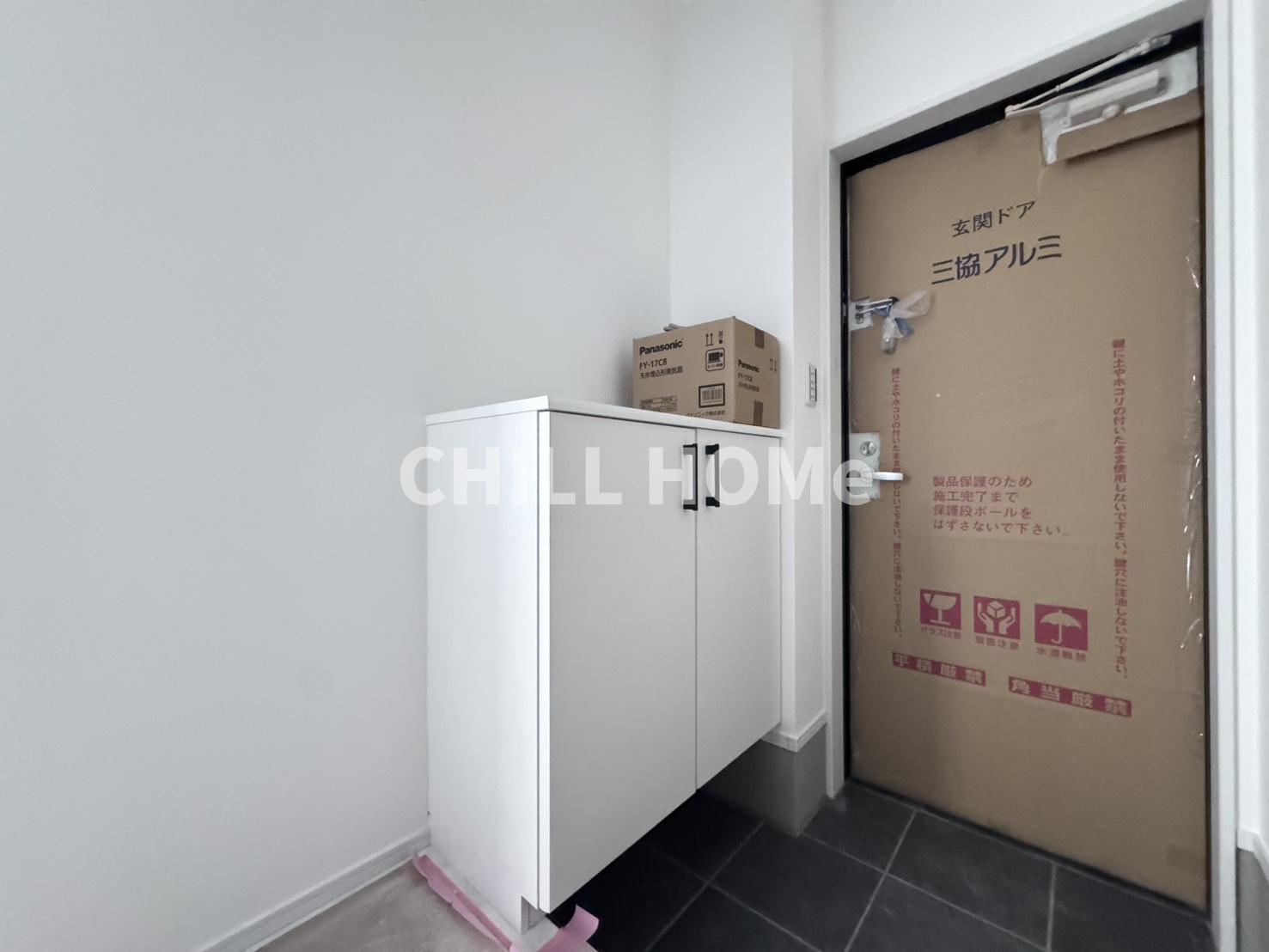 玄関　当社、チルホームのHPもご覧ください(^^)/物件情報多数♪