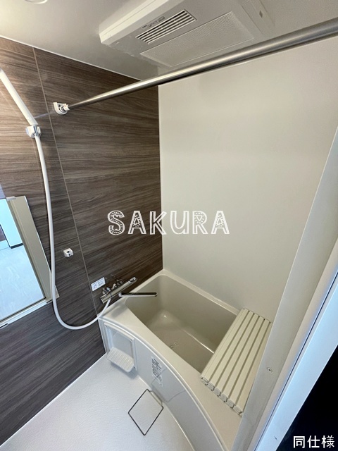 バス・シャワールーム　雨の日でも安心の浴室乾燥機付きです♪