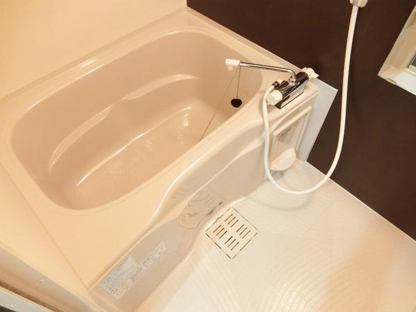 バス・シャワールーム　浴室乾燥機付き！