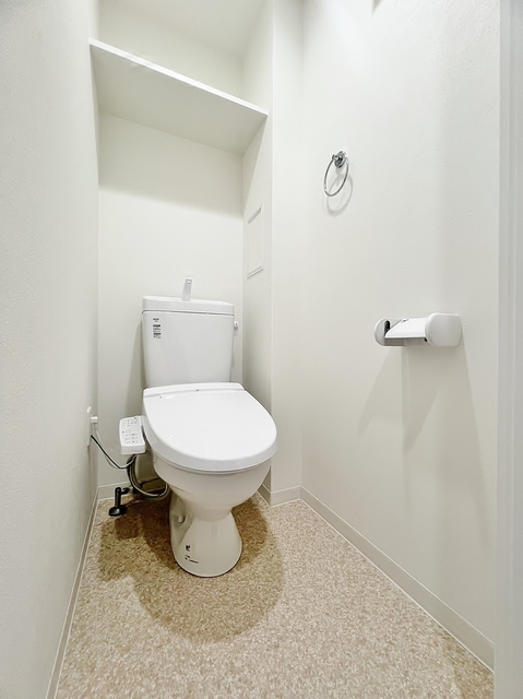 トイレ　温水洗浄便座