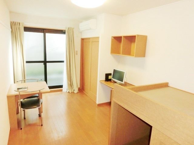 居室・リビング　2階はじゅうたん張りです