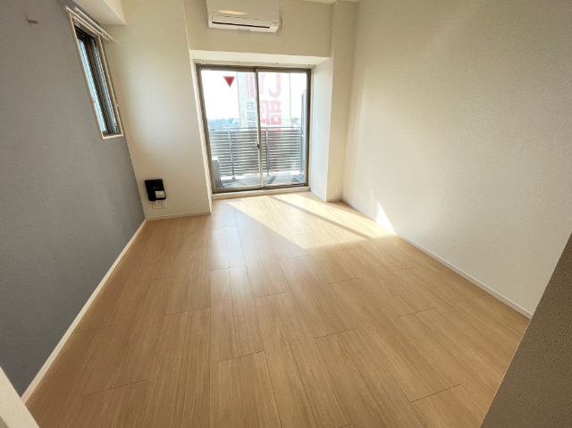 居室・リビング　南向きの明るいお部屋です