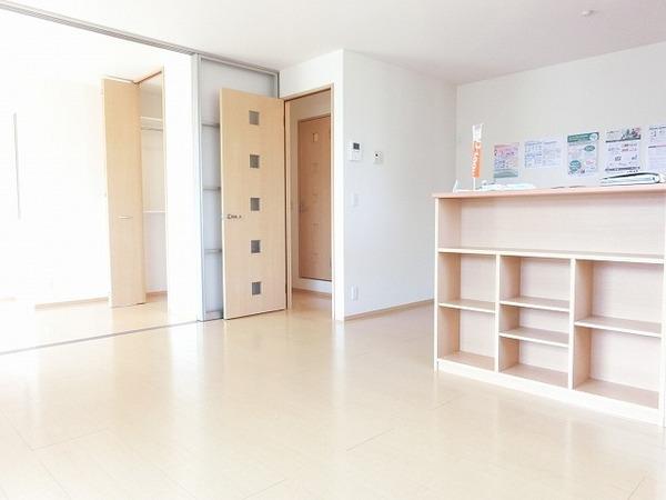 居室・リビング　人気のカウンターキッチン！