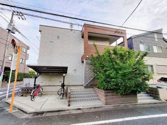 建物外観　W造・総戸数は6戸です。