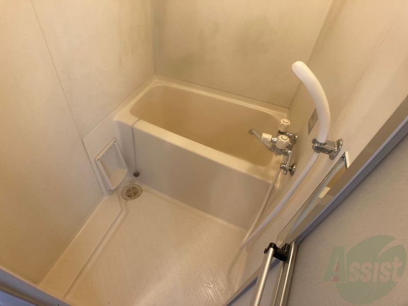 バス・シャワールーム　お風呂になります。一日の疲れを癒してくださいね。