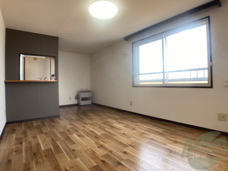 居室・リビング　広々としたリビングですね。使い勝手がよさそうですね！