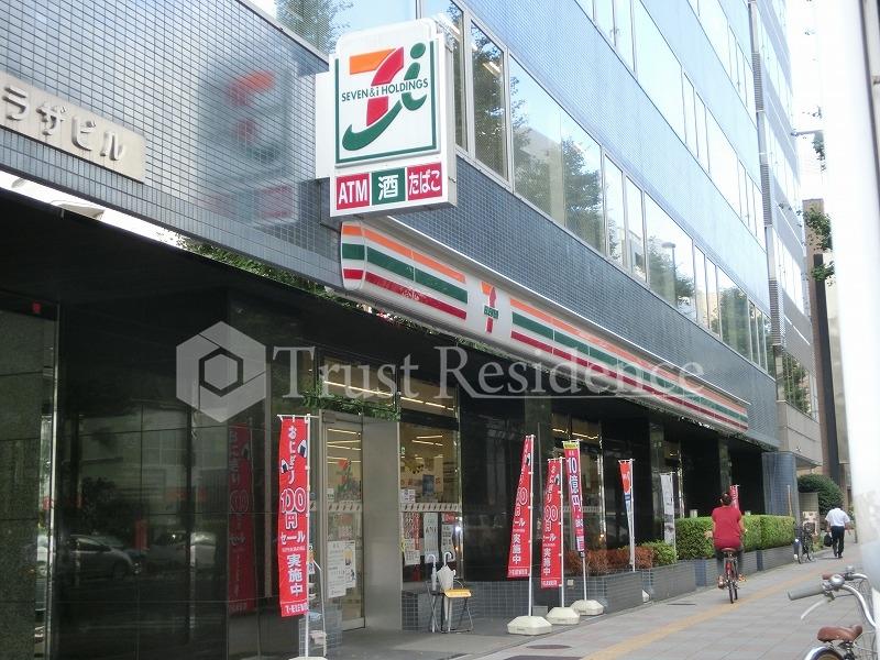 コンビニ　セブン-イレブン台東駒形１丁目店（コンビニ）まで158m