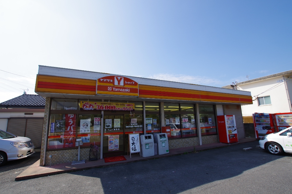 コンビニ　Yショップ（コンビニ）まで729m