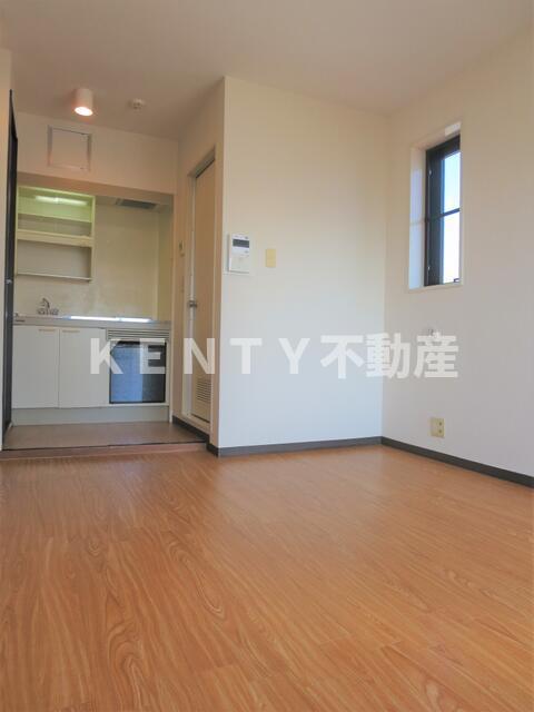 居室・リビング　こちらのリビングで趣味の時間をお楽しみください