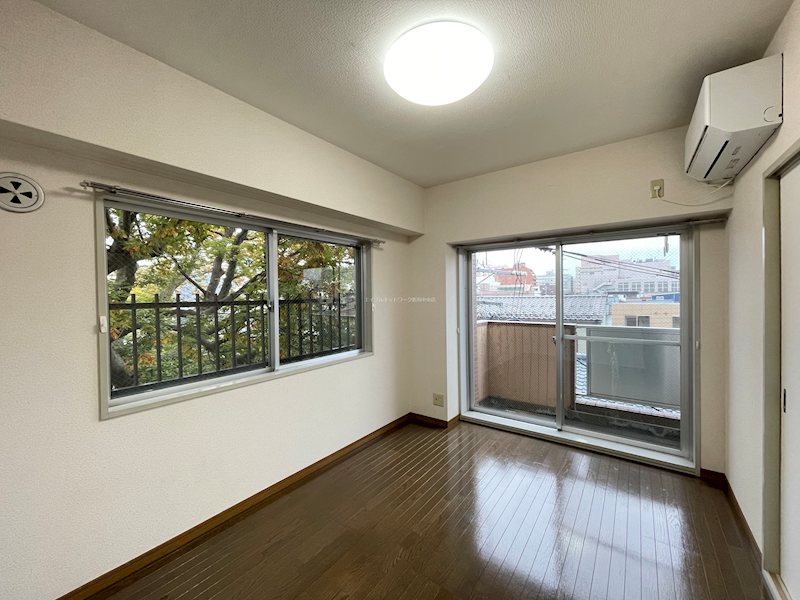 居室・リビング　401号室参考写真