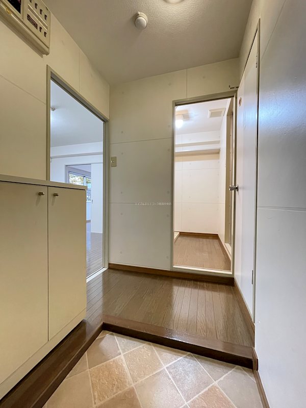 玄関　401号室参考写真