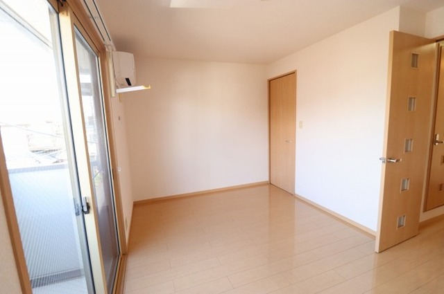 居室・リビング　居室　７帖