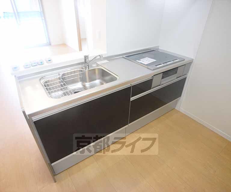 キッチン　広いカウンターキッチンです。