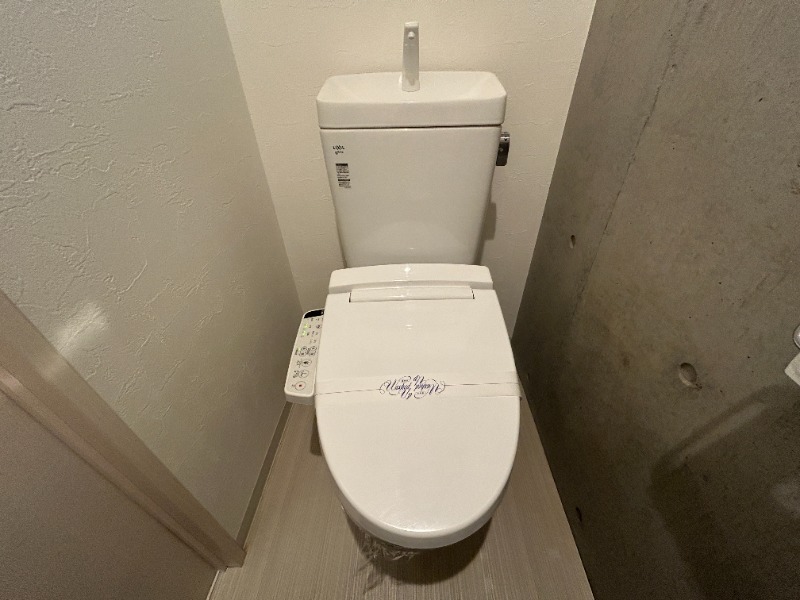 トイレ　別号室