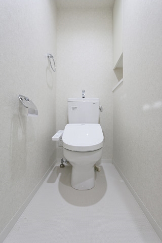 トイレ　ウォシュレット完備です