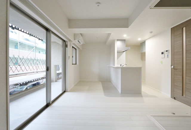 居室・リビング　１１．６帖の広々リビングで家具の配置も楽しめそうですね