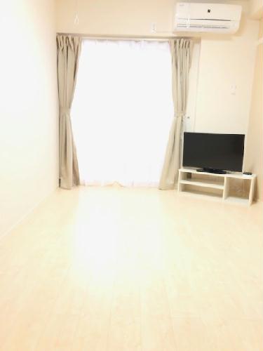 居室・リビング　1Fはフローリング、2Fはカーペット