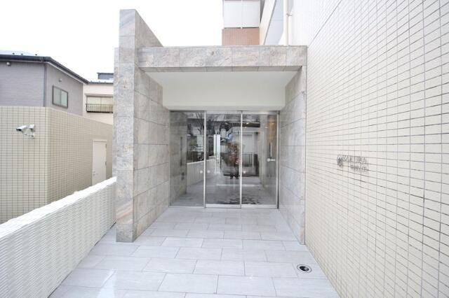 エントランス　ゆとりのあるエントランスです