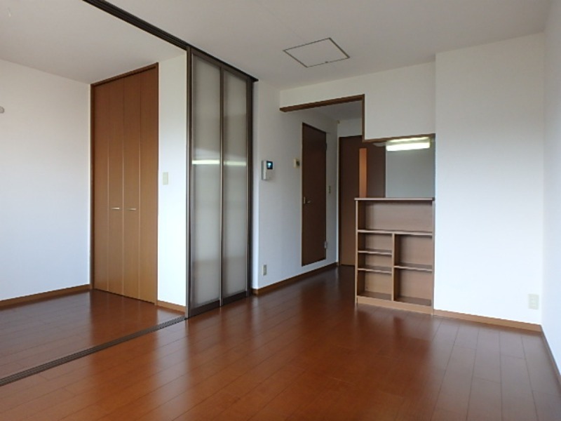 居室・リビング　図面と現状に相違がある場合には現状を優先．．