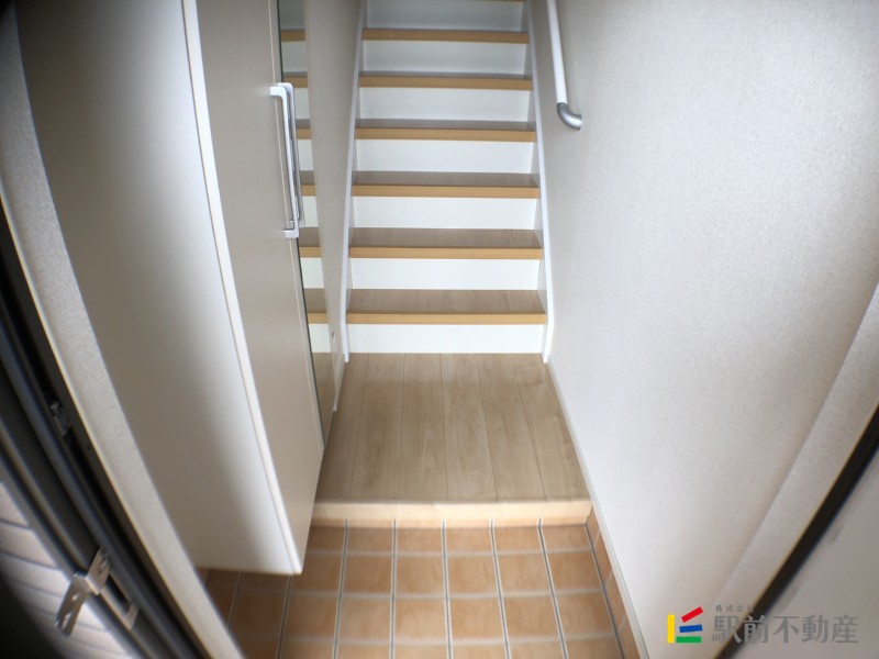 玄関　玄関シューズボックス