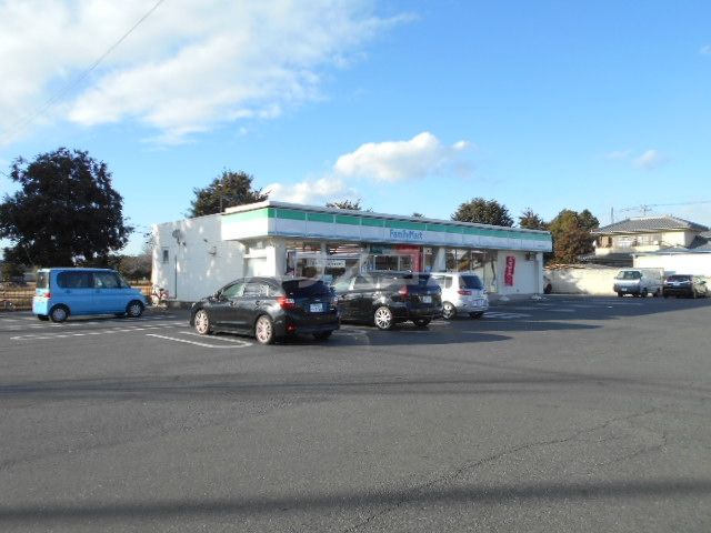 コンビニ　ファミリーマート 日野屋伊勢崎南店（コンビニ）まで529m