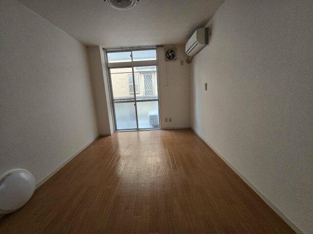 居室・リビング　?