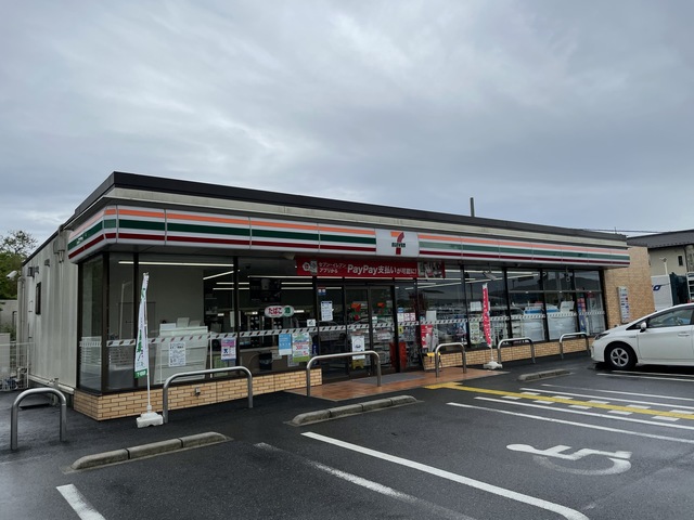 コンビニ　セブンイレブン東近江小田苅店（コンビニ）まで1308m
