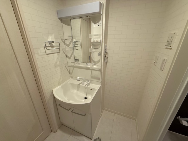 洗面設備　※同タイプ・別室の写真になります。