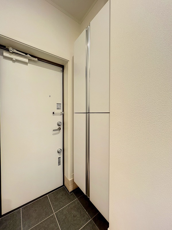 玄関　※同タイプ・別室の写真になります。