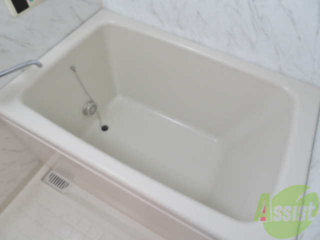 バス・シャワールーム　追い焚き機能が付いているのでいつでも温かいお風呂に入れます。