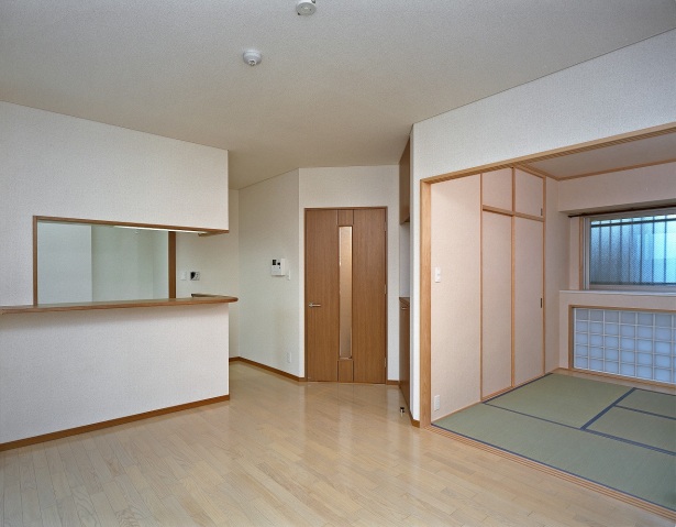 居室・リビング　写真は別のお部屋です。※現況を優先