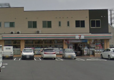 コンビニ　セブンイレブン（コンビニ）まで698m