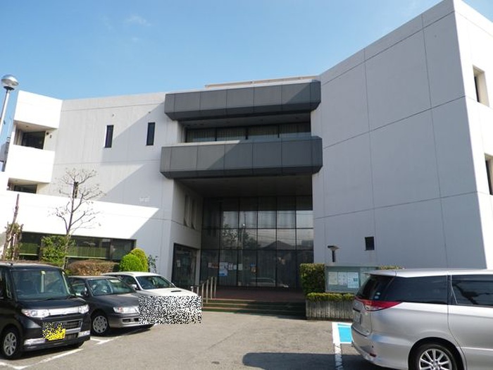 図書館　横曽根図書館（図書館）まで550m