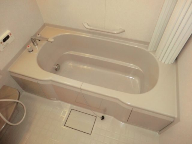 バス・シャワールーム　浴室乾燥・追い炊き機能付きのバスルーム♪