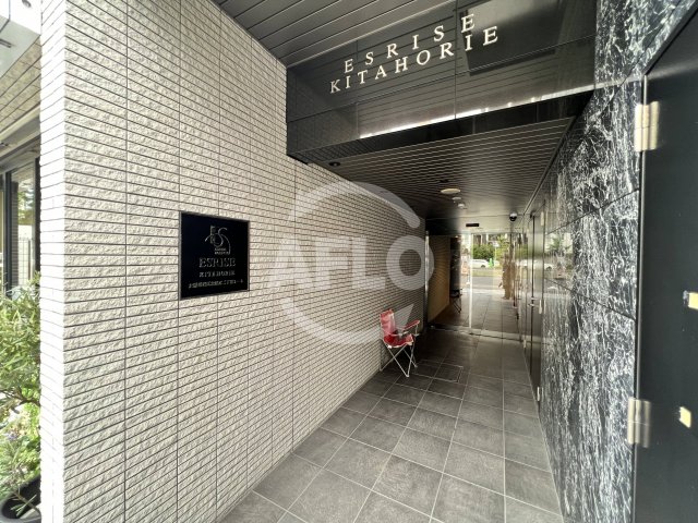 エントランス　エスライズ北堀江　エントランス