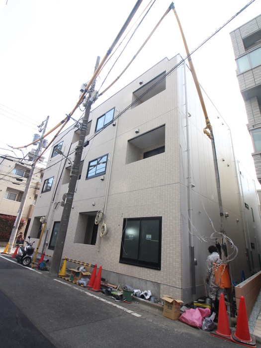 建物外観　建築中