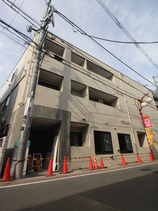 建物外観　建築中